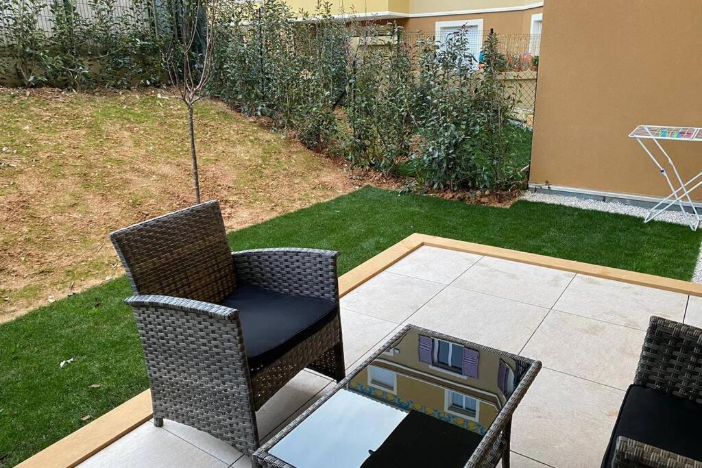 Deux Pieces Moderne Et Chaleureux Lägenhet Saint-Laurent-du-Var Exteriör bild